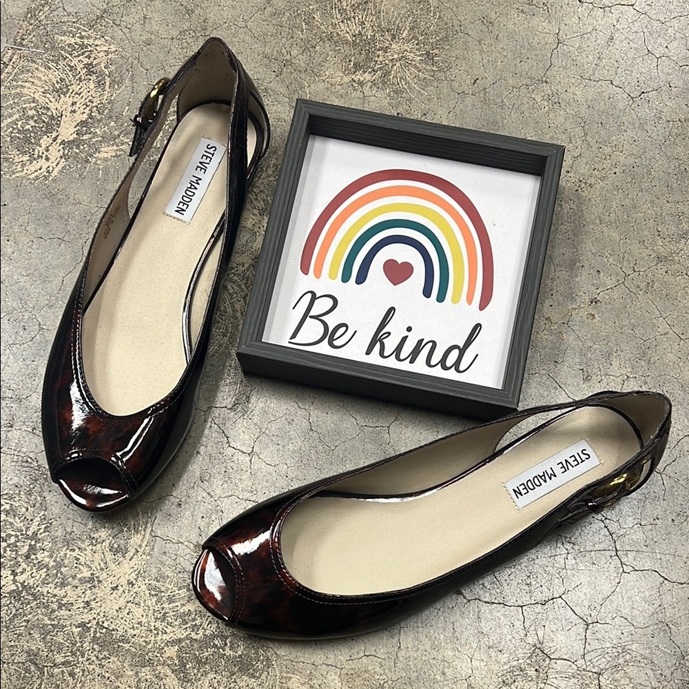 * Steve Madden Black Flats Timeless Style